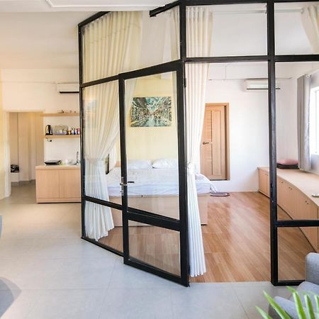 Scandinavian Apartment With Balcony In Bui Vien Bandar Ho Chi Minh Luaran gambar