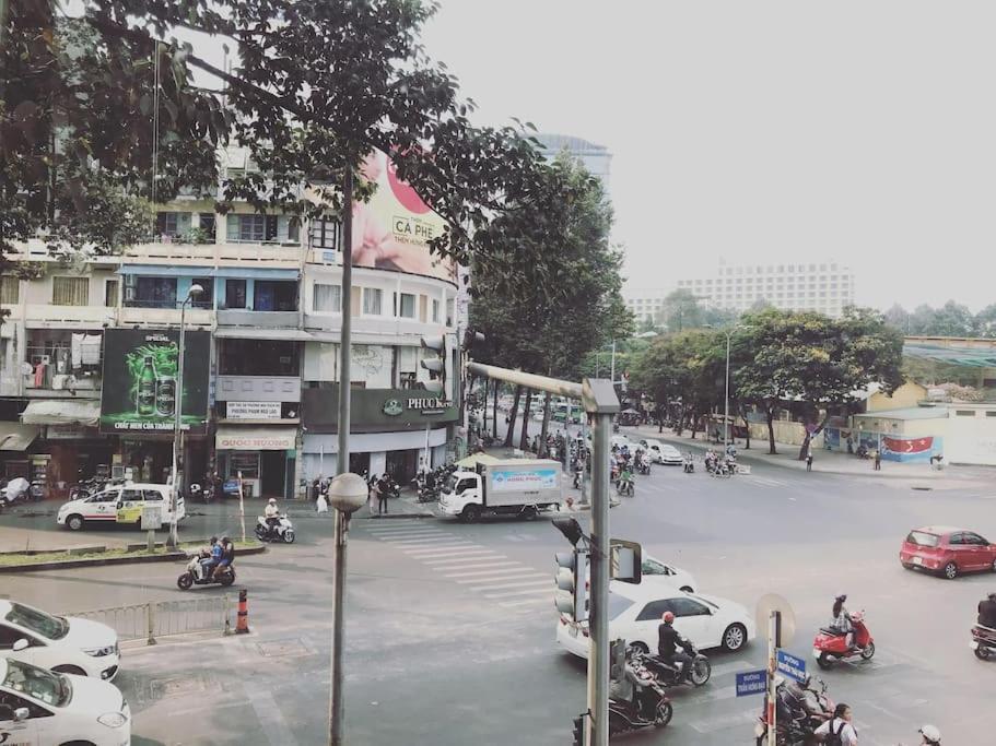 Scandinavian Apartment With Balcony In Bui Vien Bandar Ho Chi Minh Luaran gambar