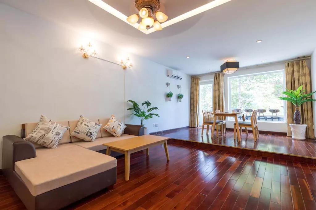 Scandinavian Apartment With Balcony In Bui Vien Bandar Ho Chi Minh Luaran gambar